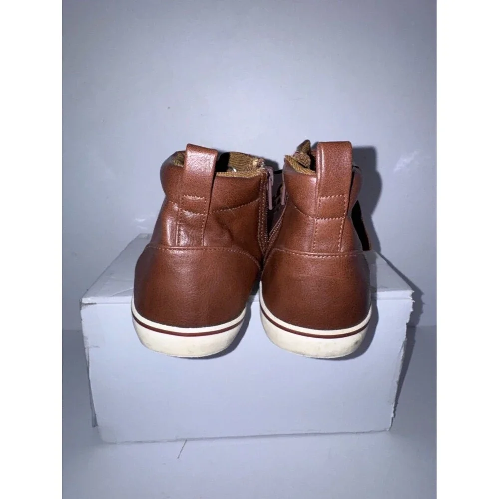 Cat & Jack size 5 Brown High-Top Sneakers